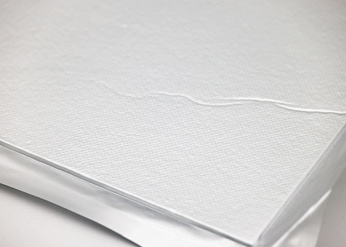 عازل حراري أبيض ميكرو مثقوب مع مقاومة جيدة للصدمات الحرارية والاستقرار الكيميائي